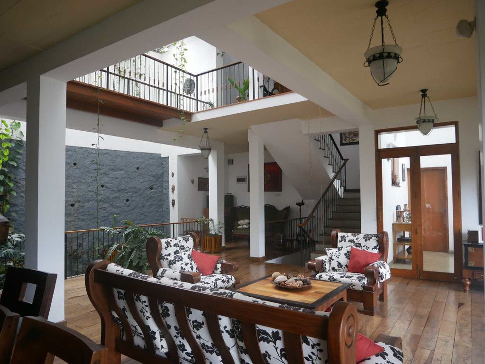 Yoho Home Away Home Kandy Exterior photo